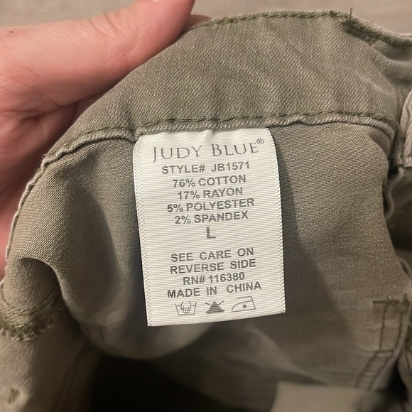 Judy blue size large army green shorts stretchy - Picture 6 of 7